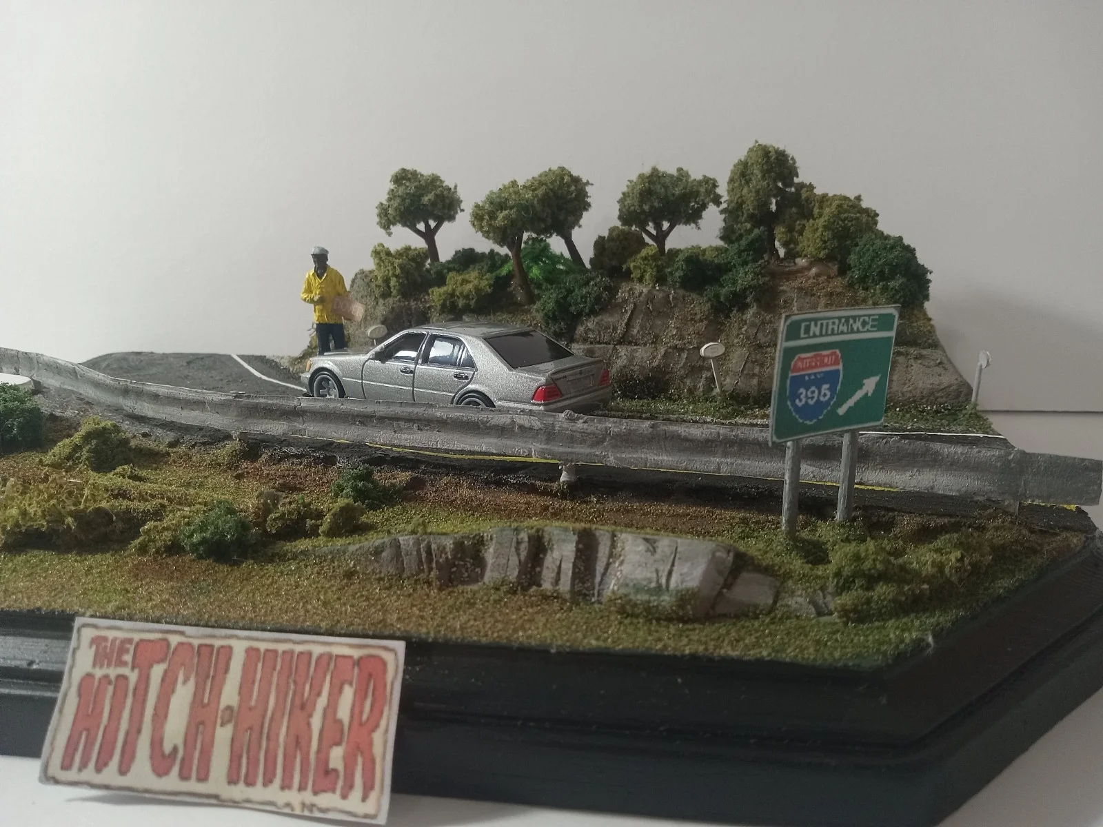 1:64 Scale Creepshow 2 Diorama The Hitchhiker Display Hotwheels Plus 2 Figures thumbnail 5