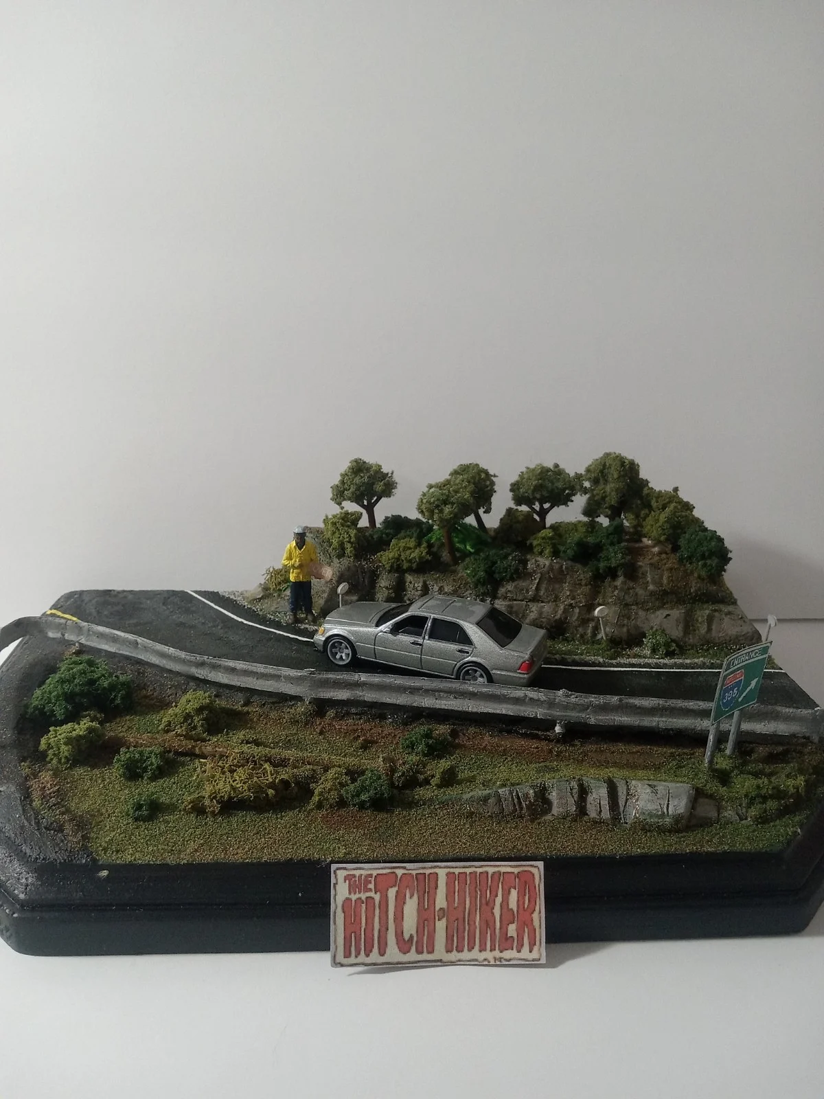 1:64 Scale Creepshow 2 Diorama The Hitchhiker Display Hotwheels Plus 2 Figures thumbnail 12