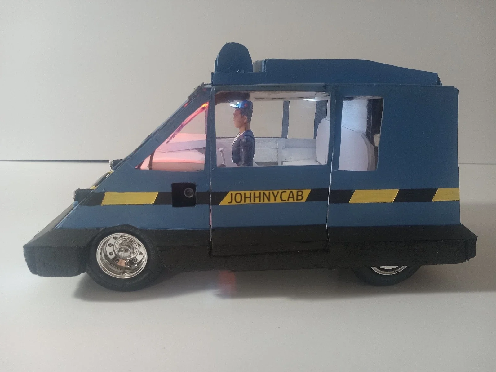 1/18 Scale custom Johnny Cab Taxi from the film Total Recall Schwarzenegger
