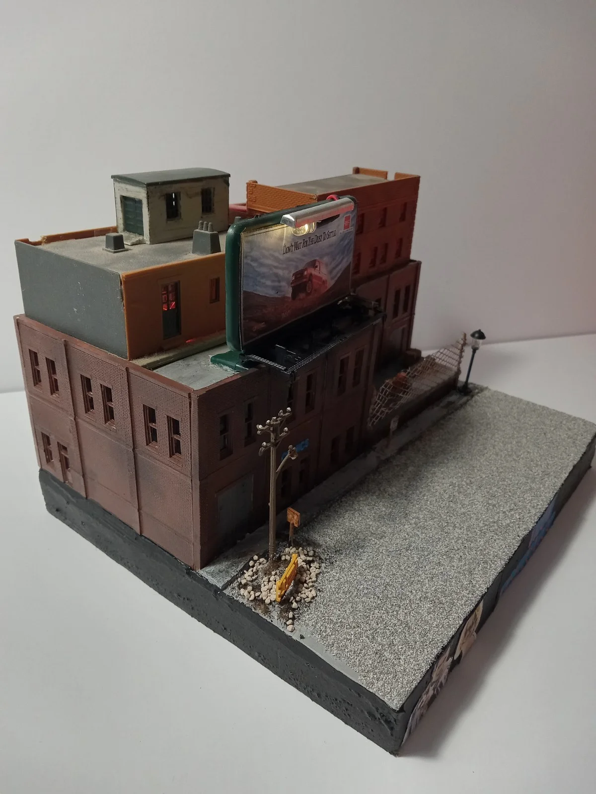 Greenlight 1/64 Scale True Romance Cadillac Diorama/display thumbnail 5