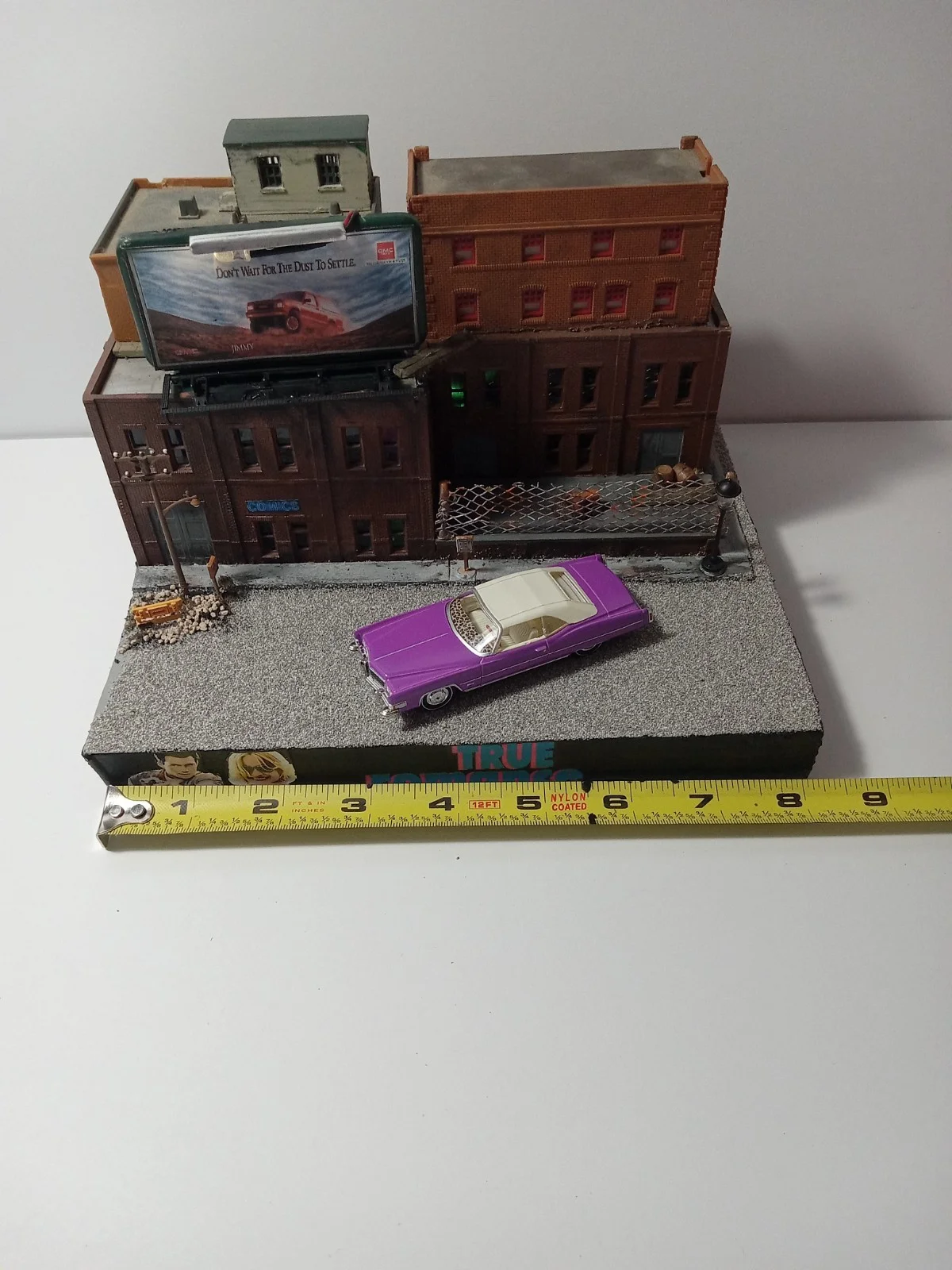 Greenlight 1/64 Scale True Romance Cadillac Diorama/display thumbnail 14